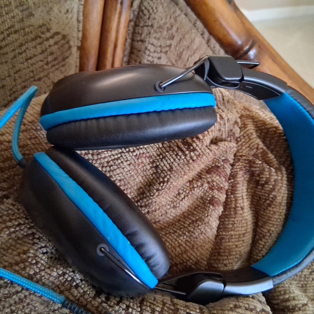 Wireless Over-Ear Headphones - Black and Blue